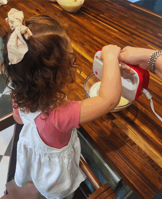How to Balance Homemaking and Parenting